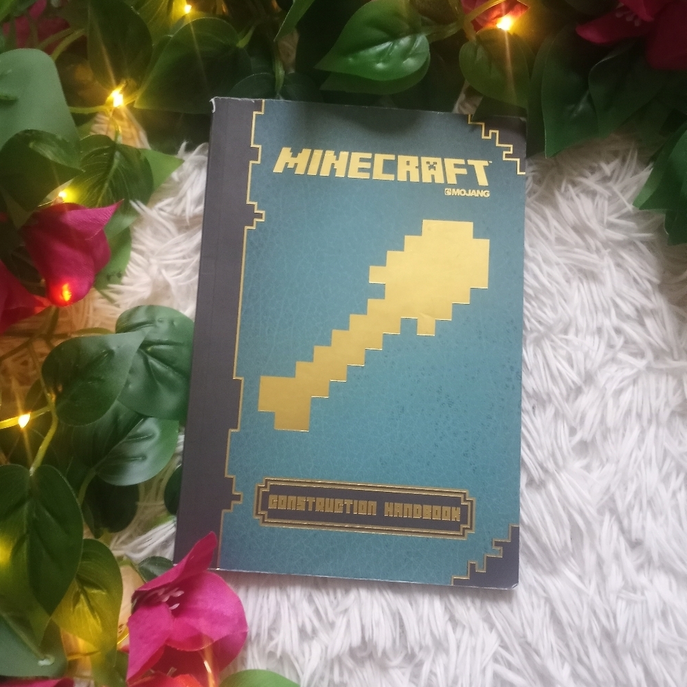 🌴 Minecraft Construction Handbook - Green and Gold
